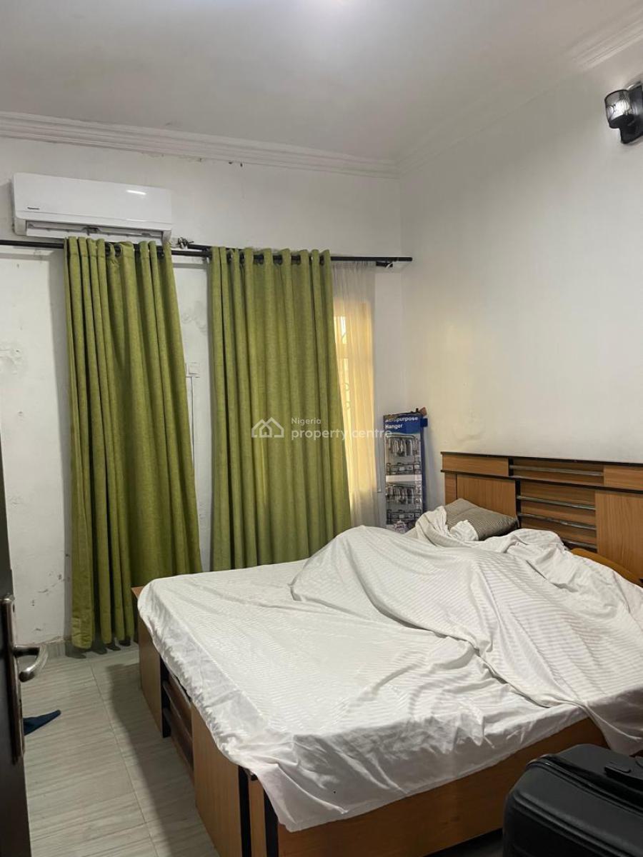 Distress 4 Bedrooms Terrace Serviced Duplex House, Paradise 3 Estate Chevron Drive, Lekki, Lagos, Terraced Duplex for Sale