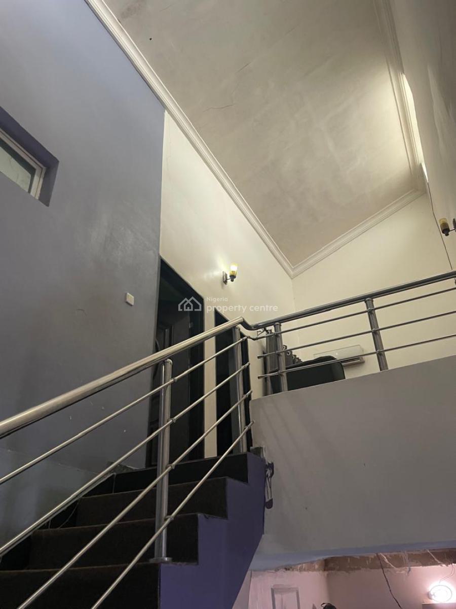 Distress 4 Bedrooms Terrace Serviced Duplex House, Paradise 3 Estate Chevron Drive, Lekki, Lagos, Terraced Duplex for Sale