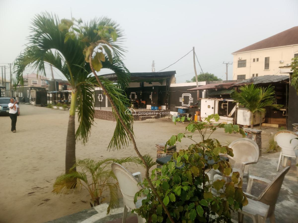 Very Massive Functioning Bar with 12 Rooms  Facing Express, Ogunfayo Road Adjacent, Eputu, Ibeju Lekki, Lagos, Restaurant / Bar for Rent