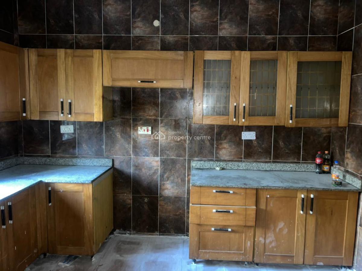 Well Managed and Renovated 3bedroom, Lekki Phase 1, Lekki, Lagos, Flat / Apartment for Rent