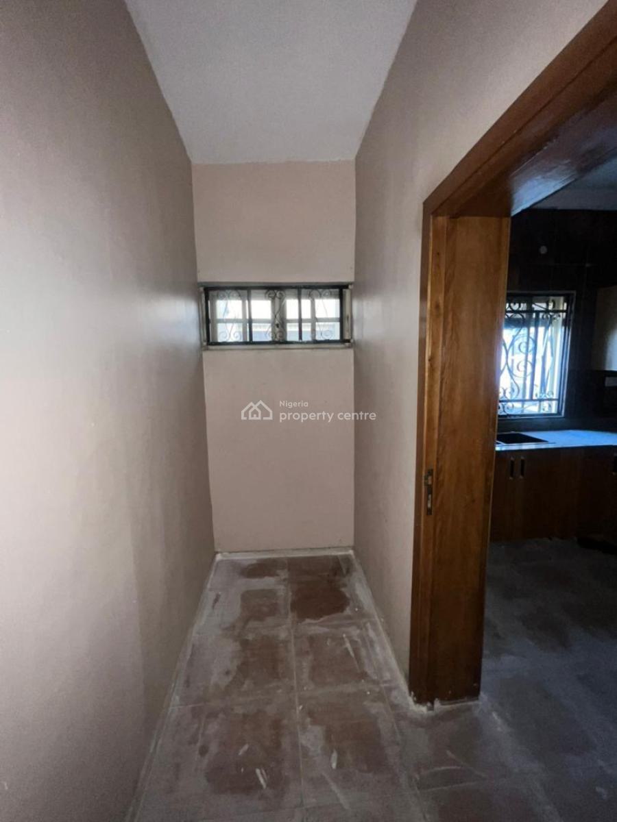 Well Managed and Renovated 3bedroom, Lekki Phase 1, Lekki, Lagos, Flat / Apartment for Rent