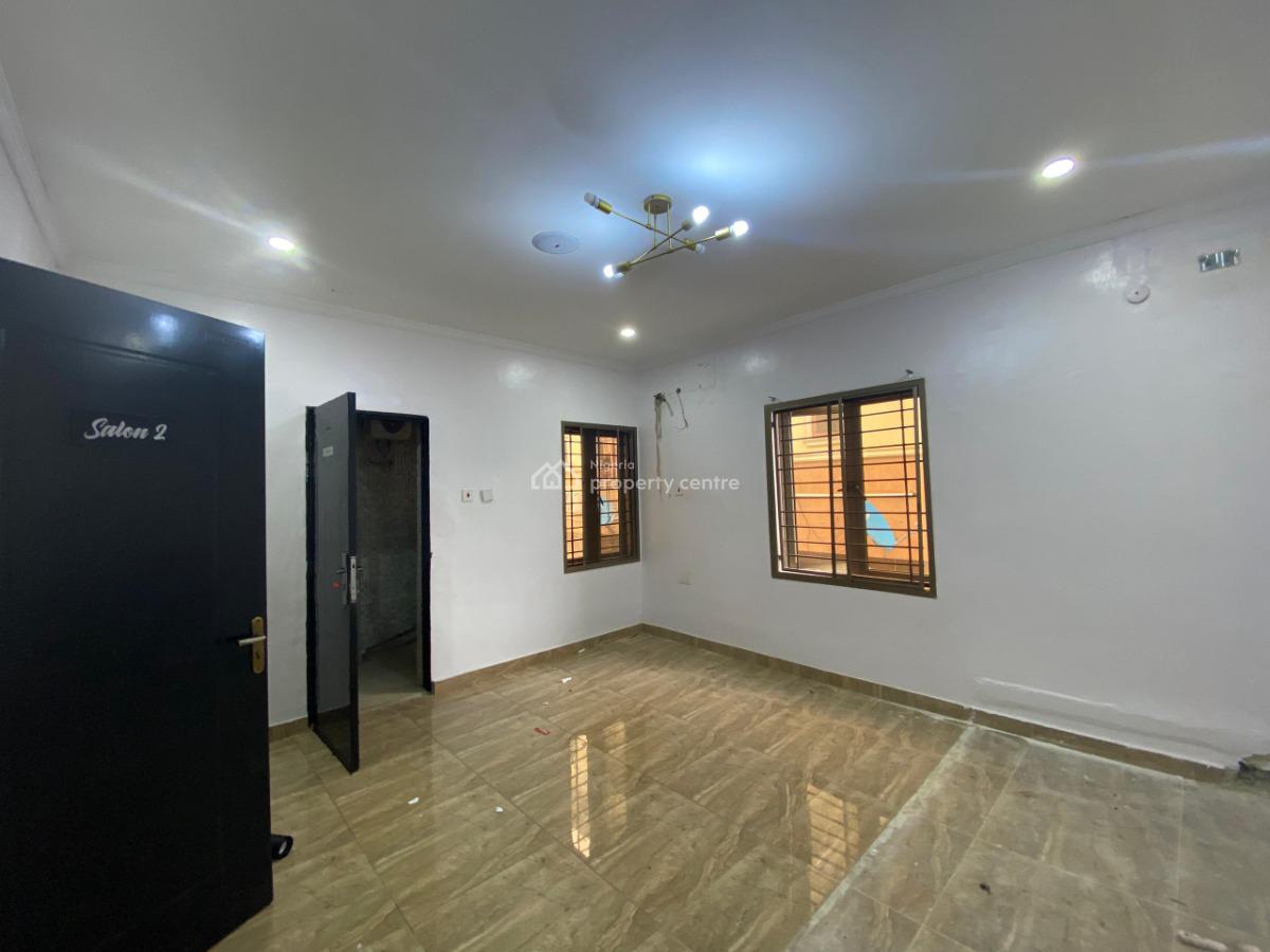 3 Bedrooms Semi Detached Duplex with Bq, Lekki Phase 1, Lekki, Lagos, Semi-detached Duplex for Rent