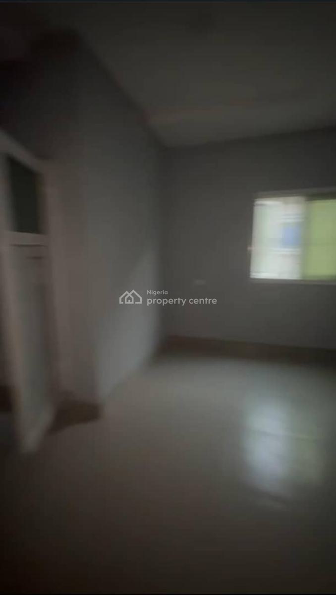 Lovely 3bedroom Flat, Kehinde Street Off Shotonwa Via Sologun Aguda, Surulere, Lagos, Flat / Apartment for Rent