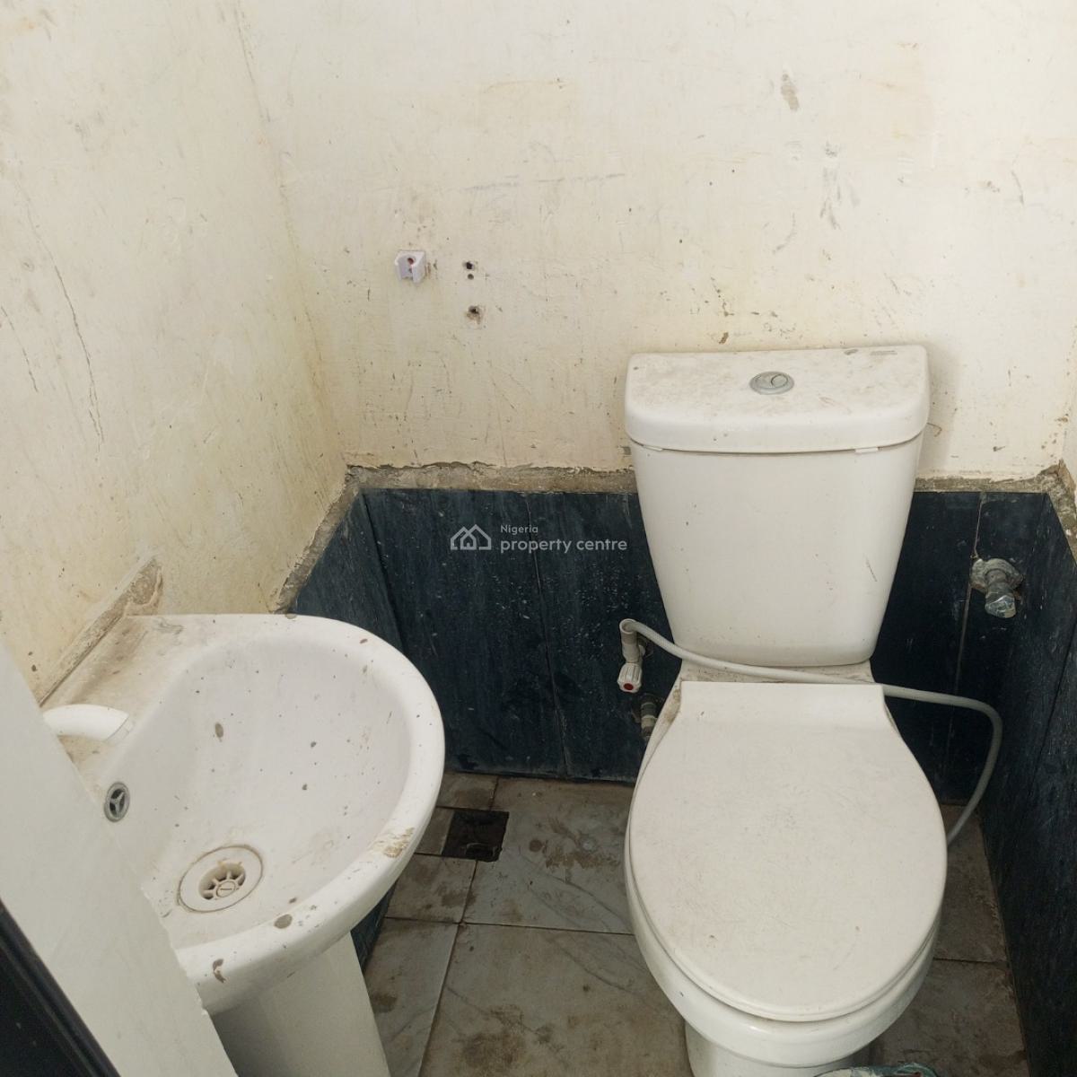 Shop, Thomas Estate, Ajiwe, Ajah, Lagos, Shop for Sale