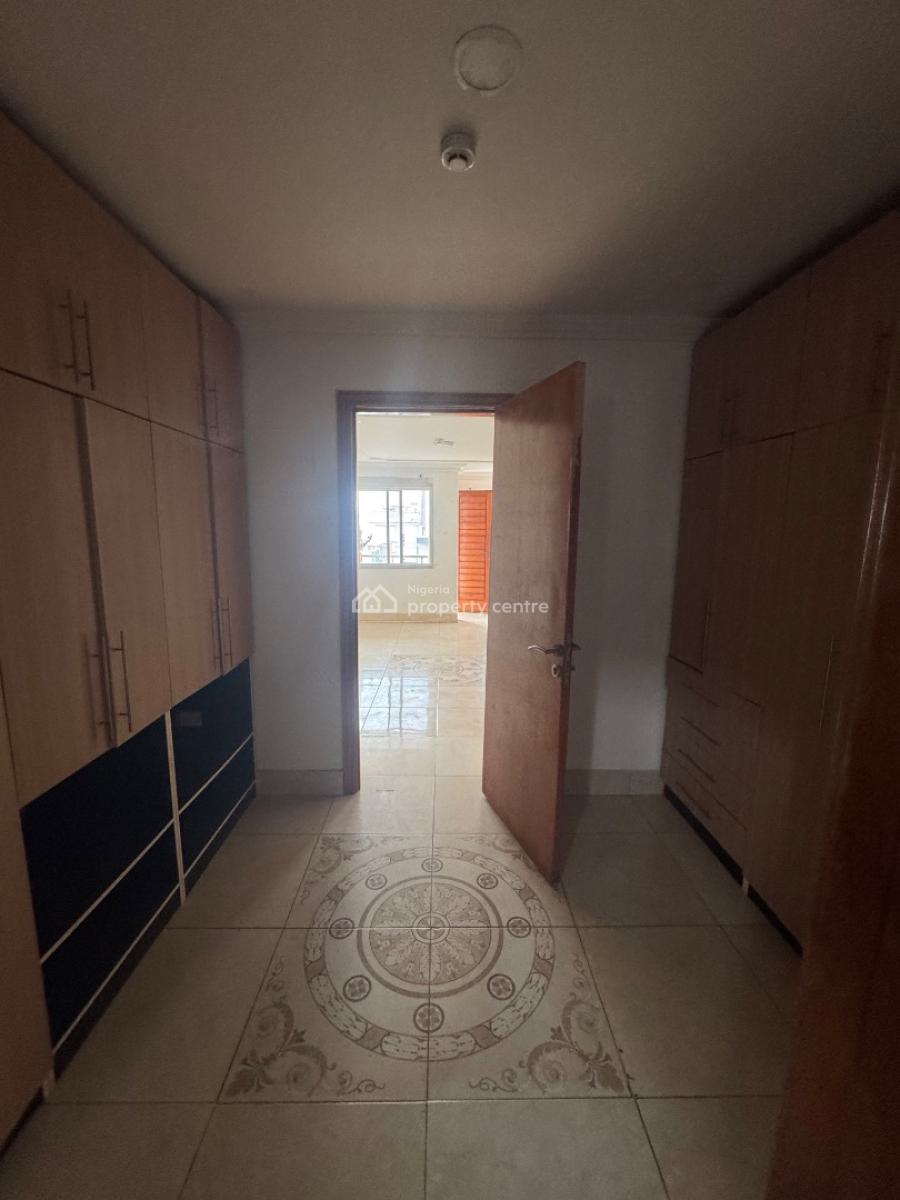 a Nice and Very Spacious 1 Bedroom Apartment(upstair), Lekki Phase 1, Lekki, Lagos, Mini Flat (room and Parlour) for Rent