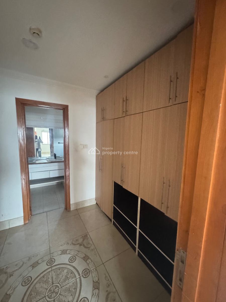 a Nice and Very Spacious 1 Bedroom Apartment(upstair), Lekki Phase 1, Lekki, Lagos, Mini Flat (room and Parlour) for Rent