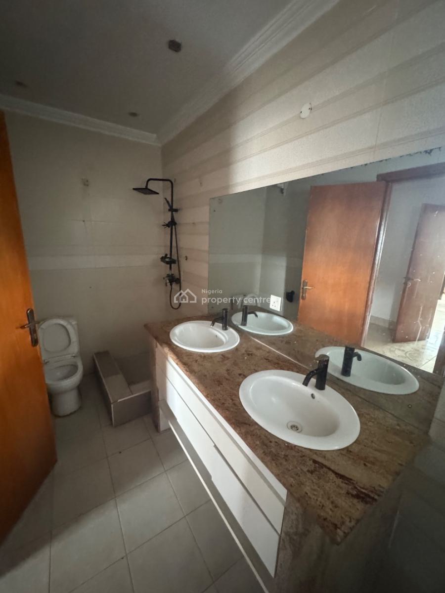 a Nice and Very Spacious 1 Bedroom Apartment(upstair), Lekki Phase 1, Lekki, Lagos, Mini Flat (room and Parlour) for Rent