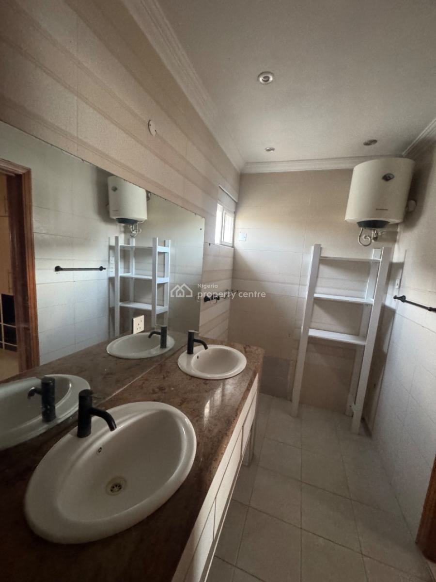 a Nice and Very Spacious 1 Bedroom Apartment(upstair), Lekki Phase 1, Lekki, Lagos, Mini Flat (room and Parlour) for Rent