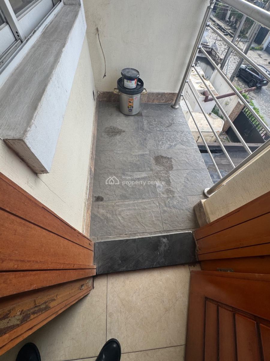 a Nice and Very Spacious 1 Bedroom Apartment(upstair), Lekki Phase 1, Lekki, Lagos, Mini Flat (room and Parlour) for Rent