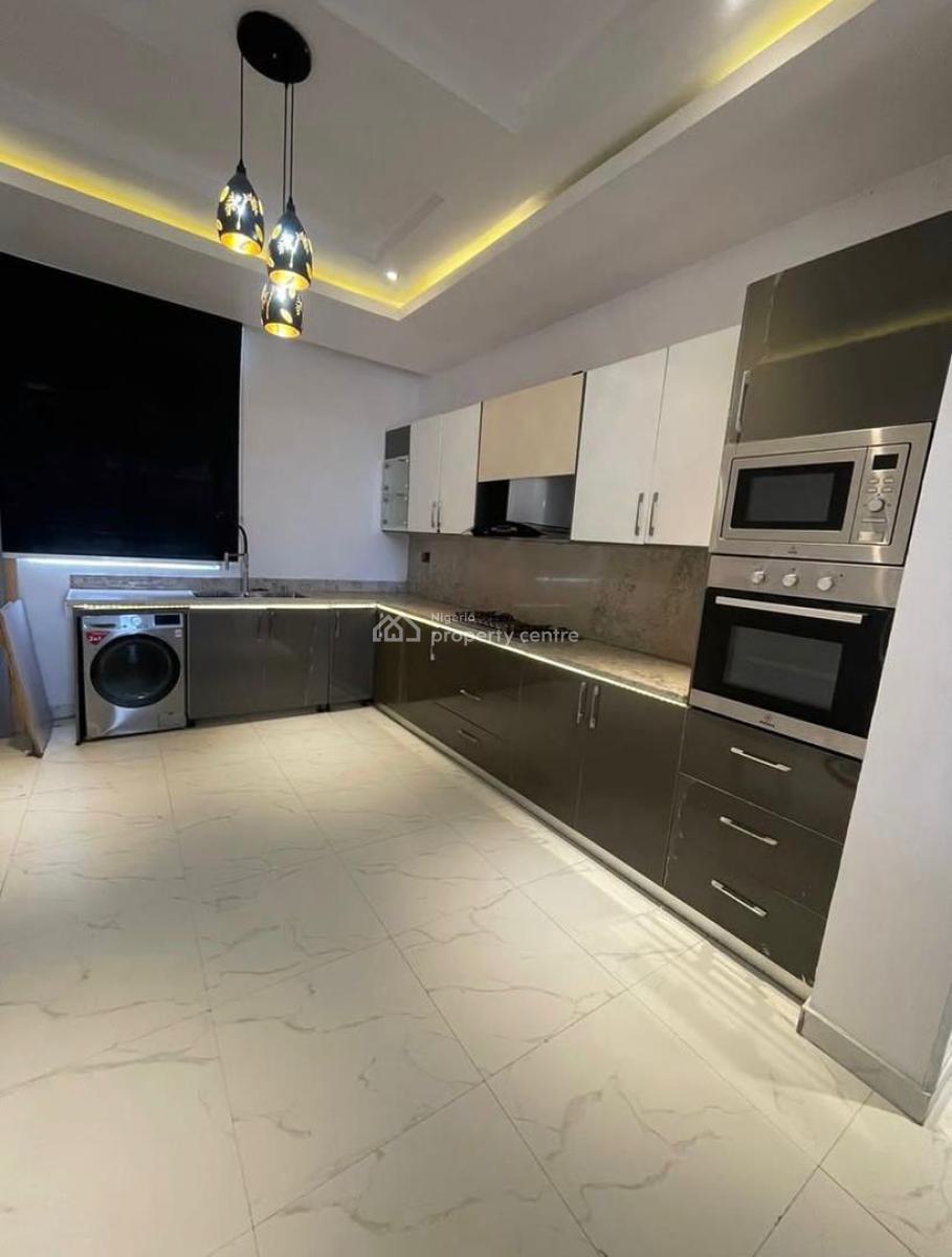 Exclusive Service 3 Bedroom Apartment with  Bq Fitted Kitchen/rooms, Lekki Lagos, Ikate, Lekki, Lagos, House for Rent