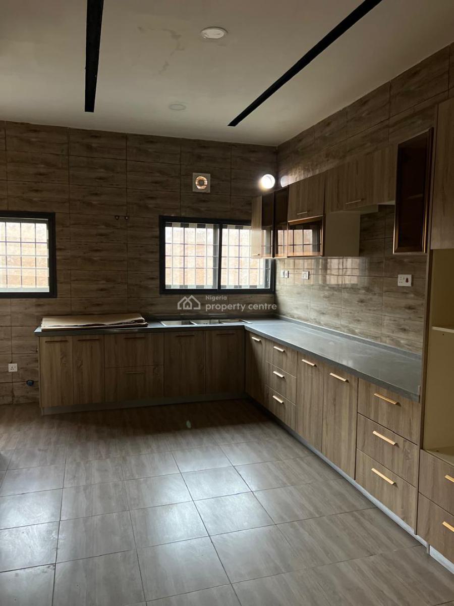 5 Bedroom Terrace Duplex with a Bq, Guzape District, Abuja, Terraced Duplex for Sale