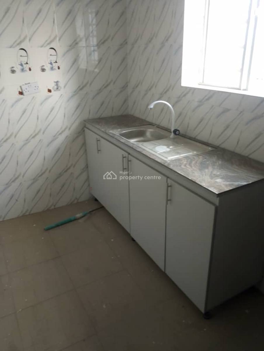 Standard Mini Flat, Balogun Estate,lucky Fiber Road, Ikorodu, Lagos, Flat / Apartment for Rent