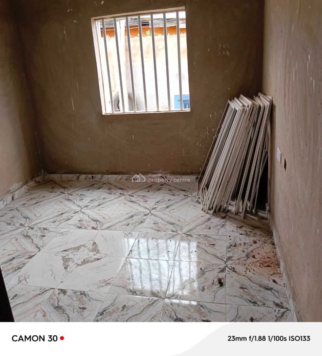 Give Away 2 Bedroom Flat in Fagbile Estate, Fagbile Estate By Bucknor Estate, Isolo, Lagos, Flat / Apartment for Rent