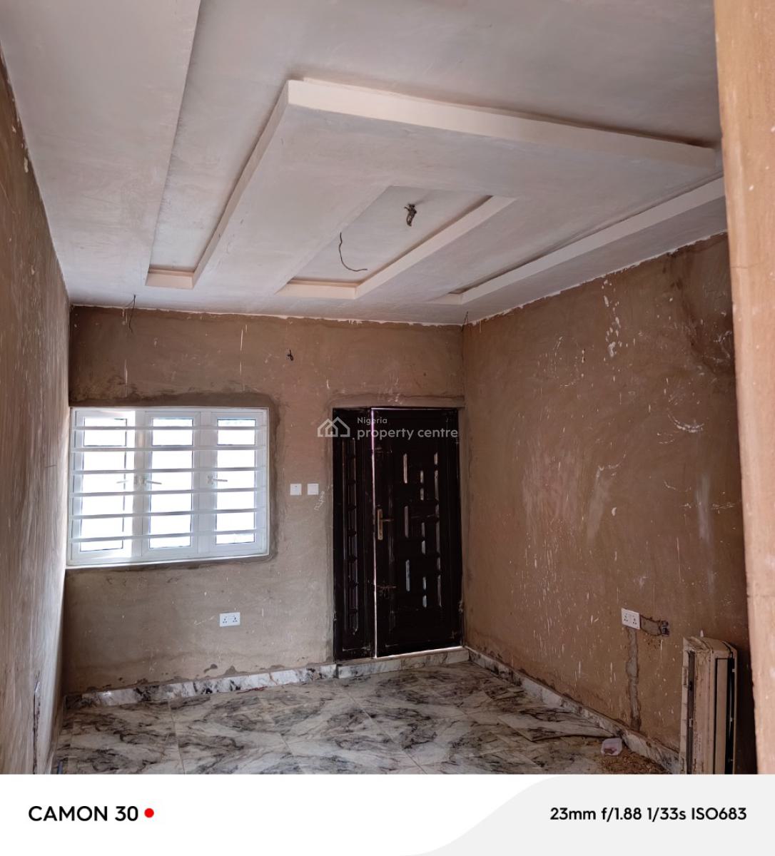 Give Away 2 Bedroom Flat in Fagbile Estate, Fagbile Estate By Bucknor Estate, Isolo, Lagos, Flat / Apartment for Rent