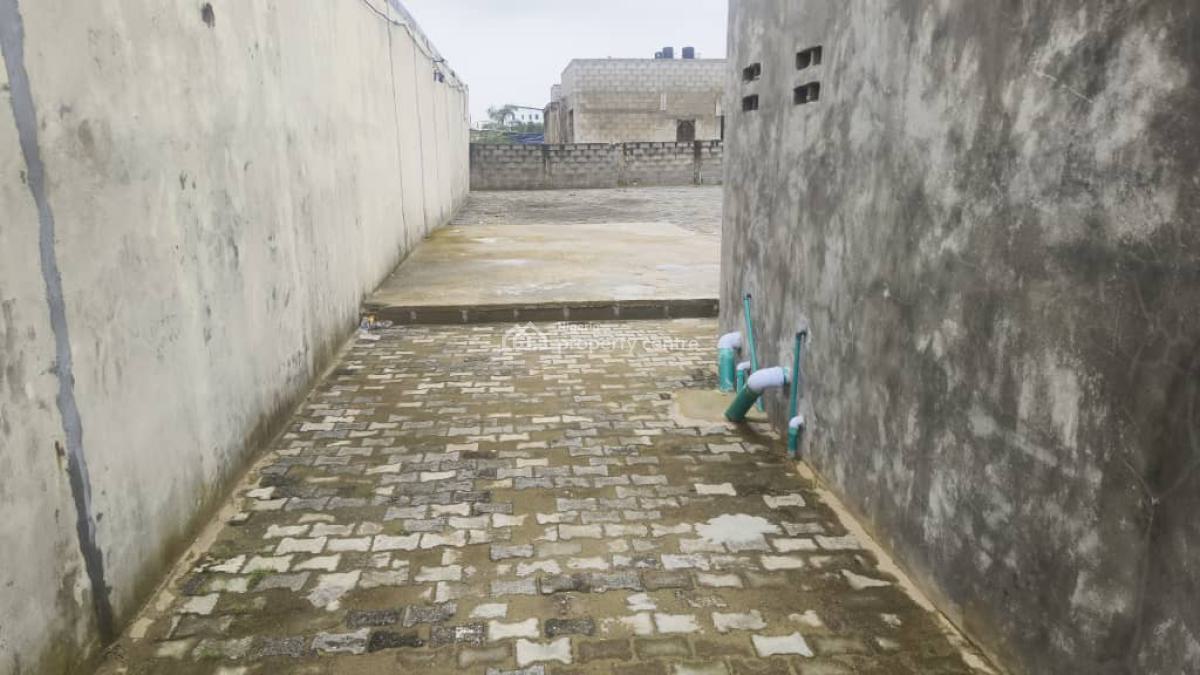 Space for Bar, Restaurant and Event Center on a Busy Road, Ajah, Lagos, Restaurant / Bar for Rent