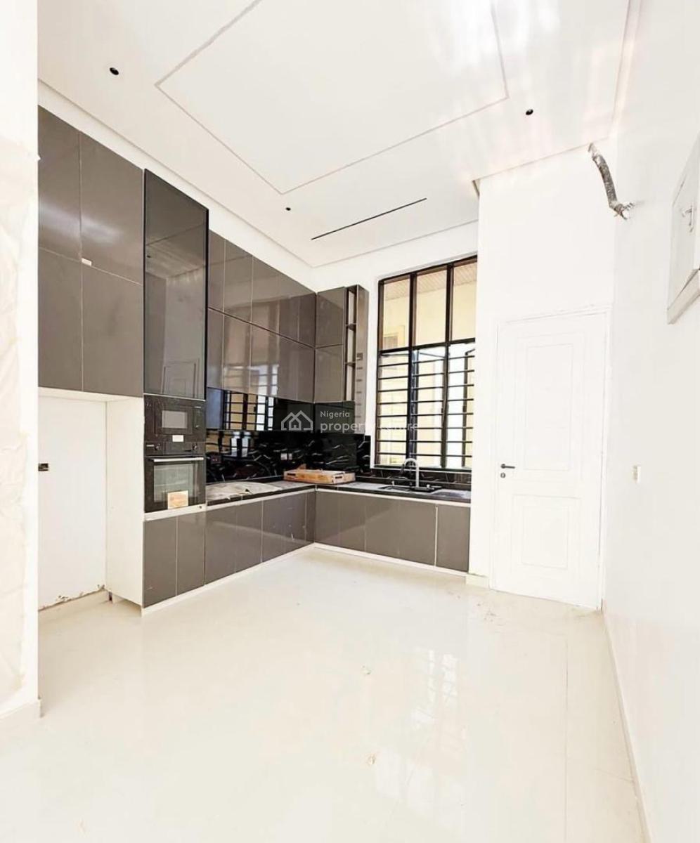 The Beautiful 3 Bedroom Apartment with Bq, Lekki Phase 1, Lekki, Lagos, Flat / Apartment for Sale