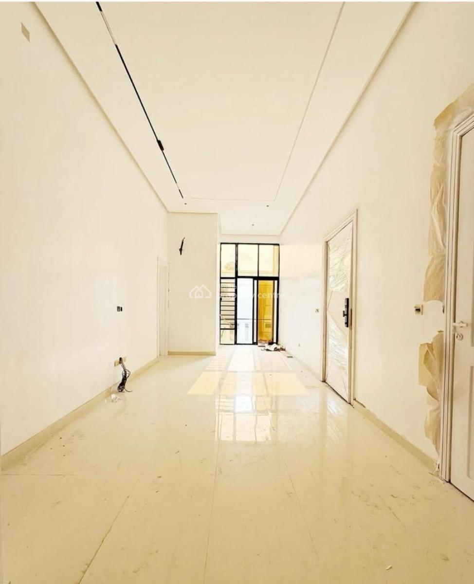 The Beautiful 3 Bedroom Apartment with Bq, Lekki Phase 1, Lekki, Lagos, Flat / Apartment for Sale