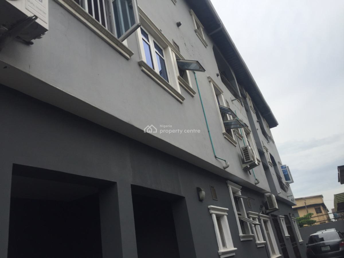 Luxury Spacious 3 Bedroom Flat, Akoka, Akoka, Yaba, Lagos, Flat / Apartment for Rent