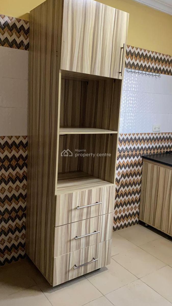 Luxury Spacious 3 Bedroom Flat, Akoka, Akoka, Yaba, Lagos, Flat / Apartment for Rent