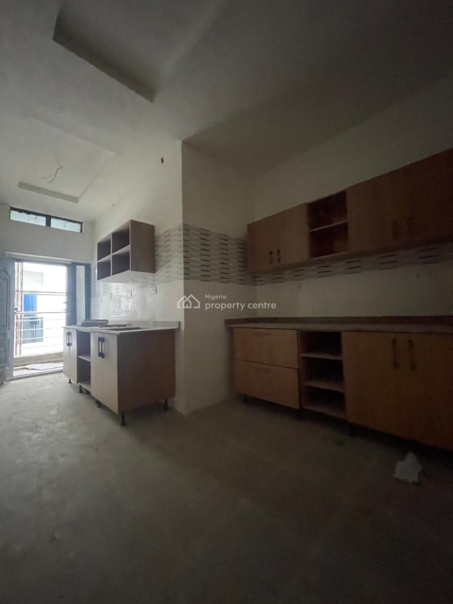 Nice 3 Bedroom Apartment in a Good Neighborhood, Yaba Lagos, Yaba, Lagos, Flat / Apartment for Sale