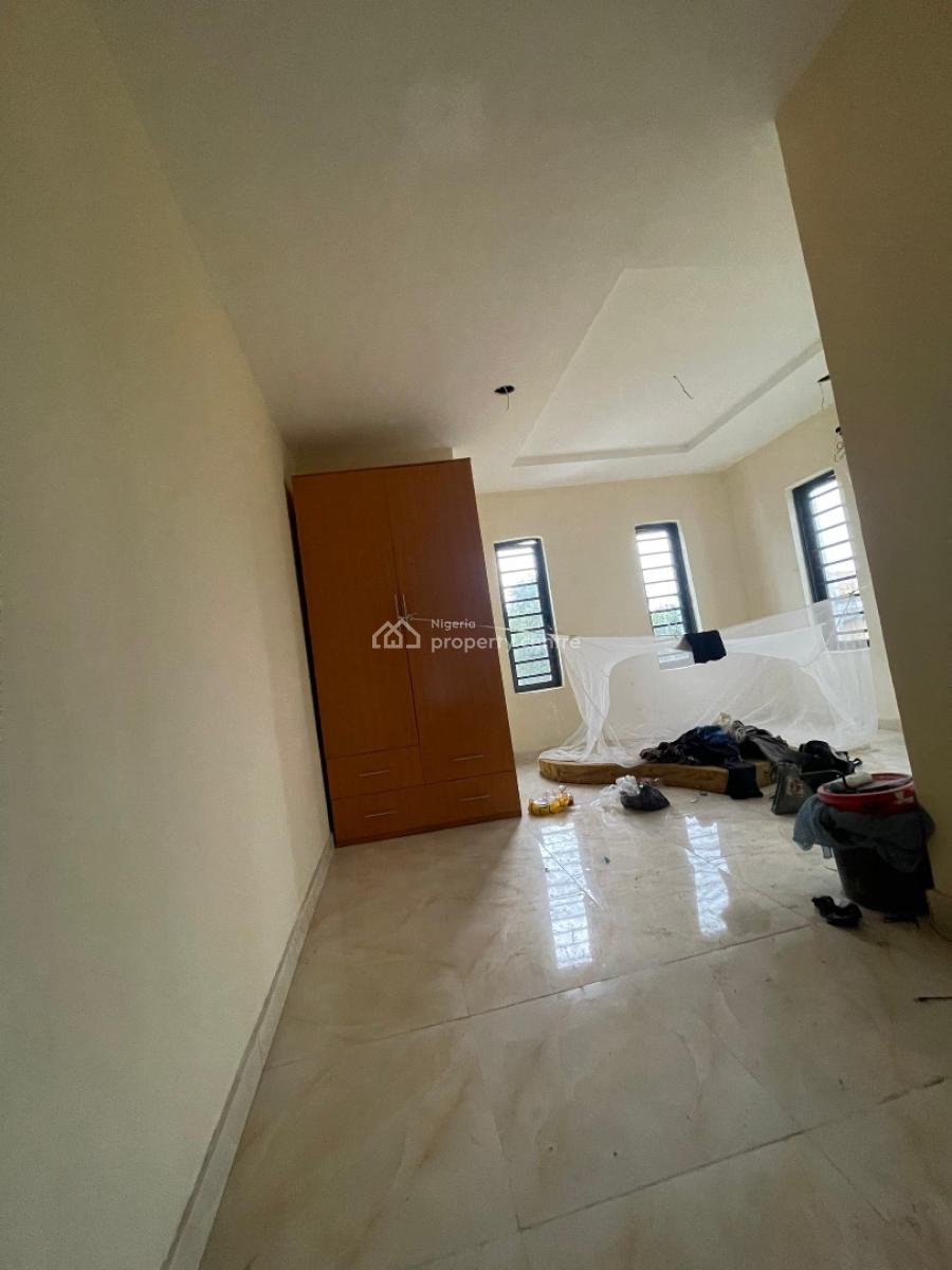Nice 3 Bedroom Apartment in a Good Neighborhood, Yaba Lagos, Yaba, Lagos, Flat / Apartment for Sale