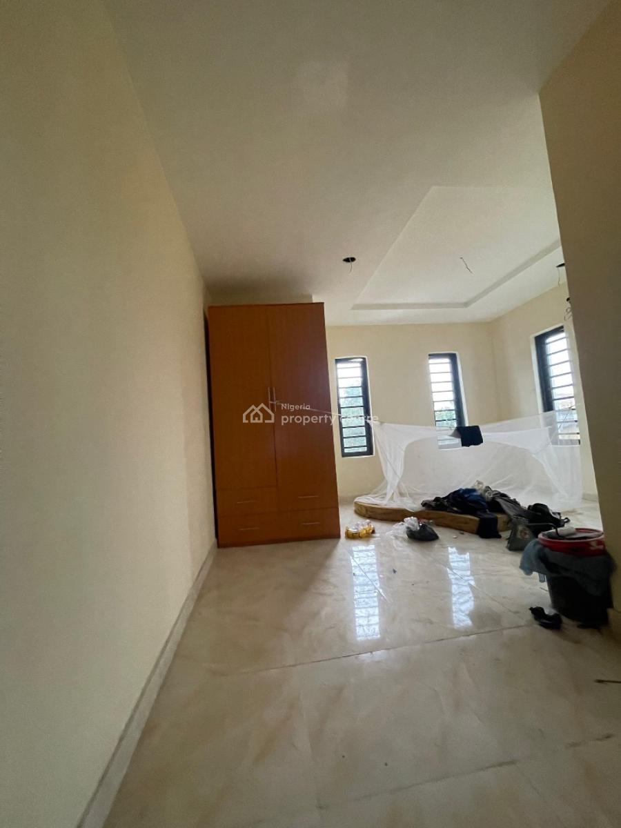 Nice 3 Bedroom Apartment in a Good Neighborhood, Yaba Lagos, Yaba, Lagos, Flat / Apartment for Sale