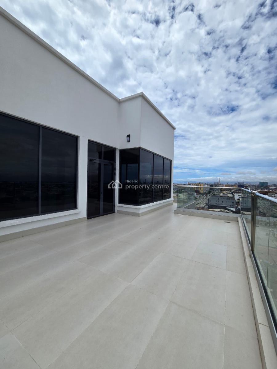 Luxurious and Spacious 3 Bedroom Apartment Offering Elegant Interiors, Lekki, Lekki Phase 1, Lekki, Lagos, Block of Flats for Sale