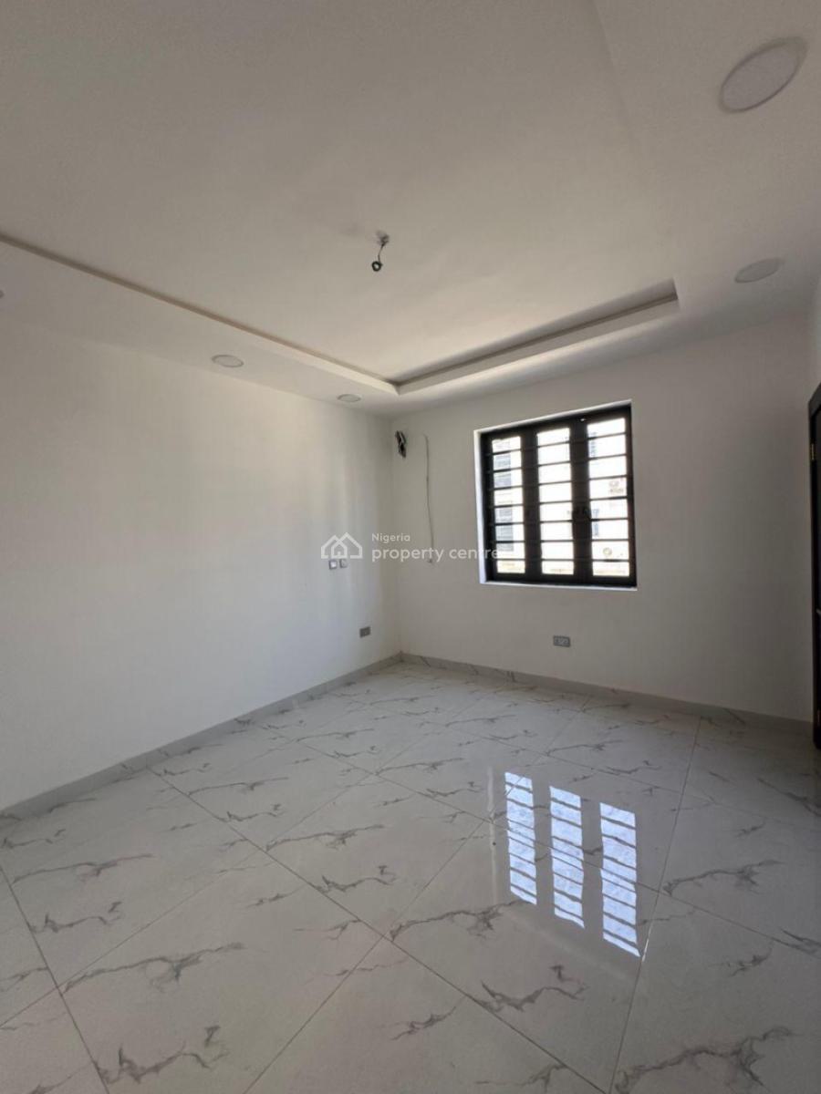 Elegant 2 Bedroom Apartment with Bq Located in The Serene and Well-dev, Lekki, Lekki Phase 1, Lekki, Lagos, Block of Flats for Sale