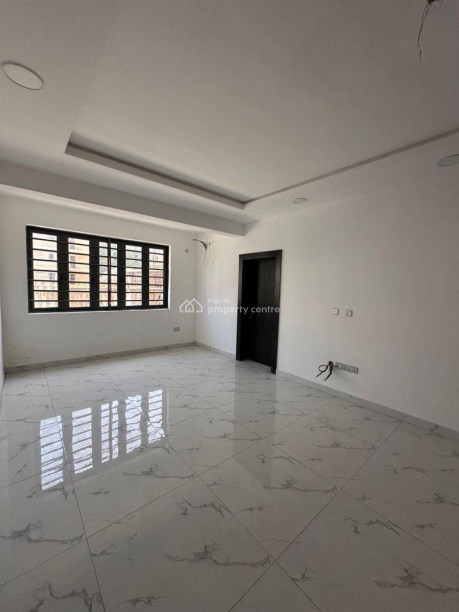 Elegant 2 Bedroom Apartment with Bq Located in The Serene and Well-dev, Lekki, Lekki Phase 1, Lekki, Lagos, Block of Flats for Sale