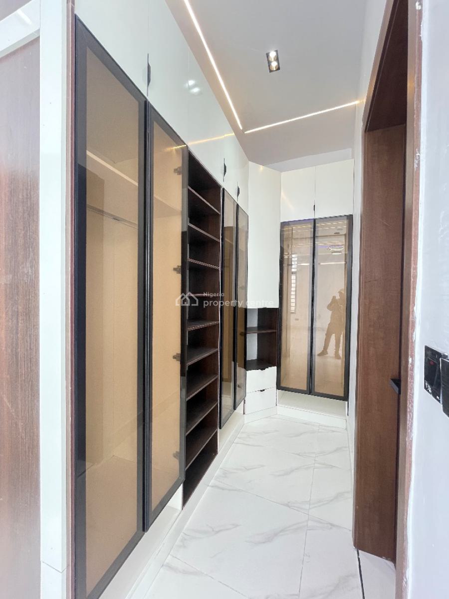 4 Bedroom Fully Detached with a Swimming Pool and Bq, Ajah Lekki, Lekki, Lagos, Flat / Apartment for Sale