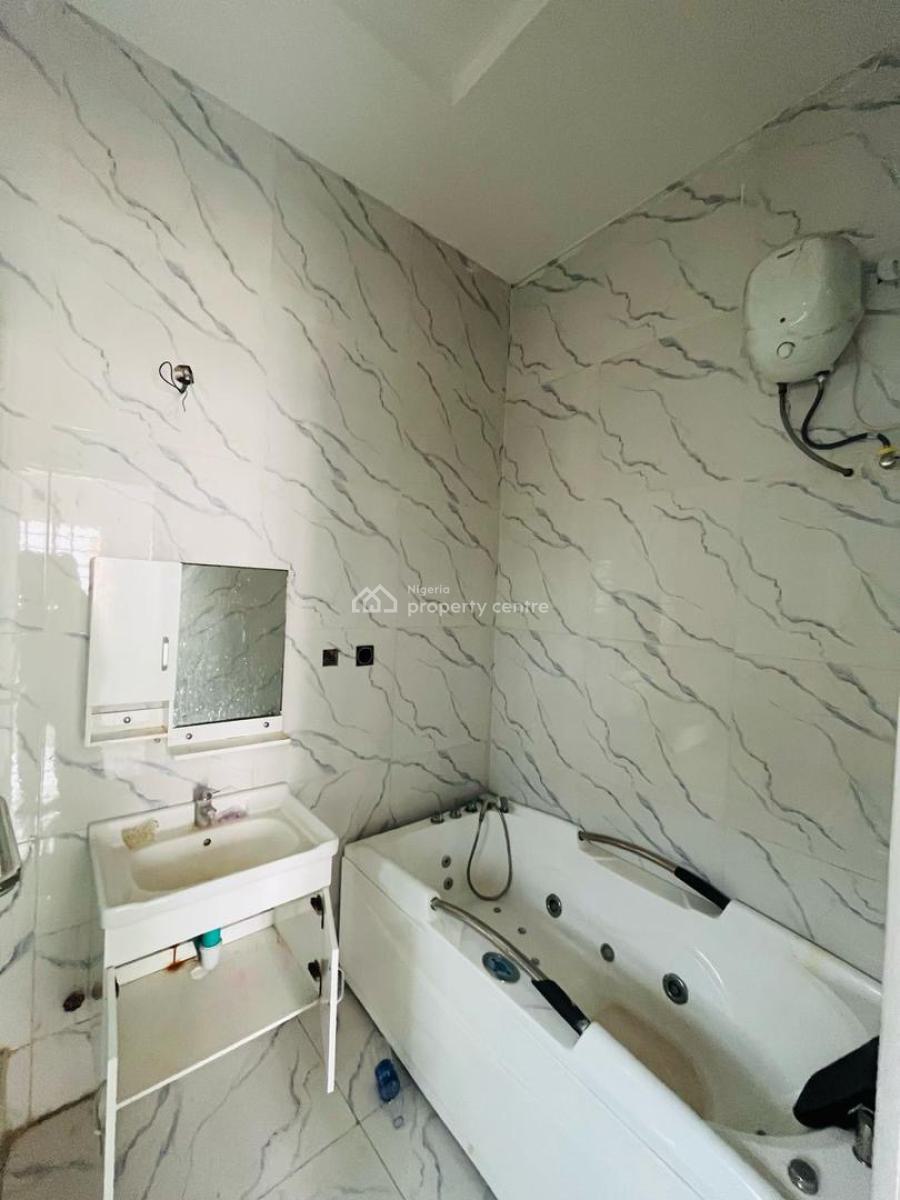 Very Spacious Masters  Room with Excellent Facilities, Orchid, Lekki, Lagos, Flat / Apartment for Rent