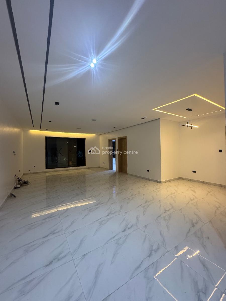 Spacious and Stunning Two (2) Bedroom Apartment with Bq, Lekki Phase 1, Lekki, Lagos, Flat / Apartment for Sale