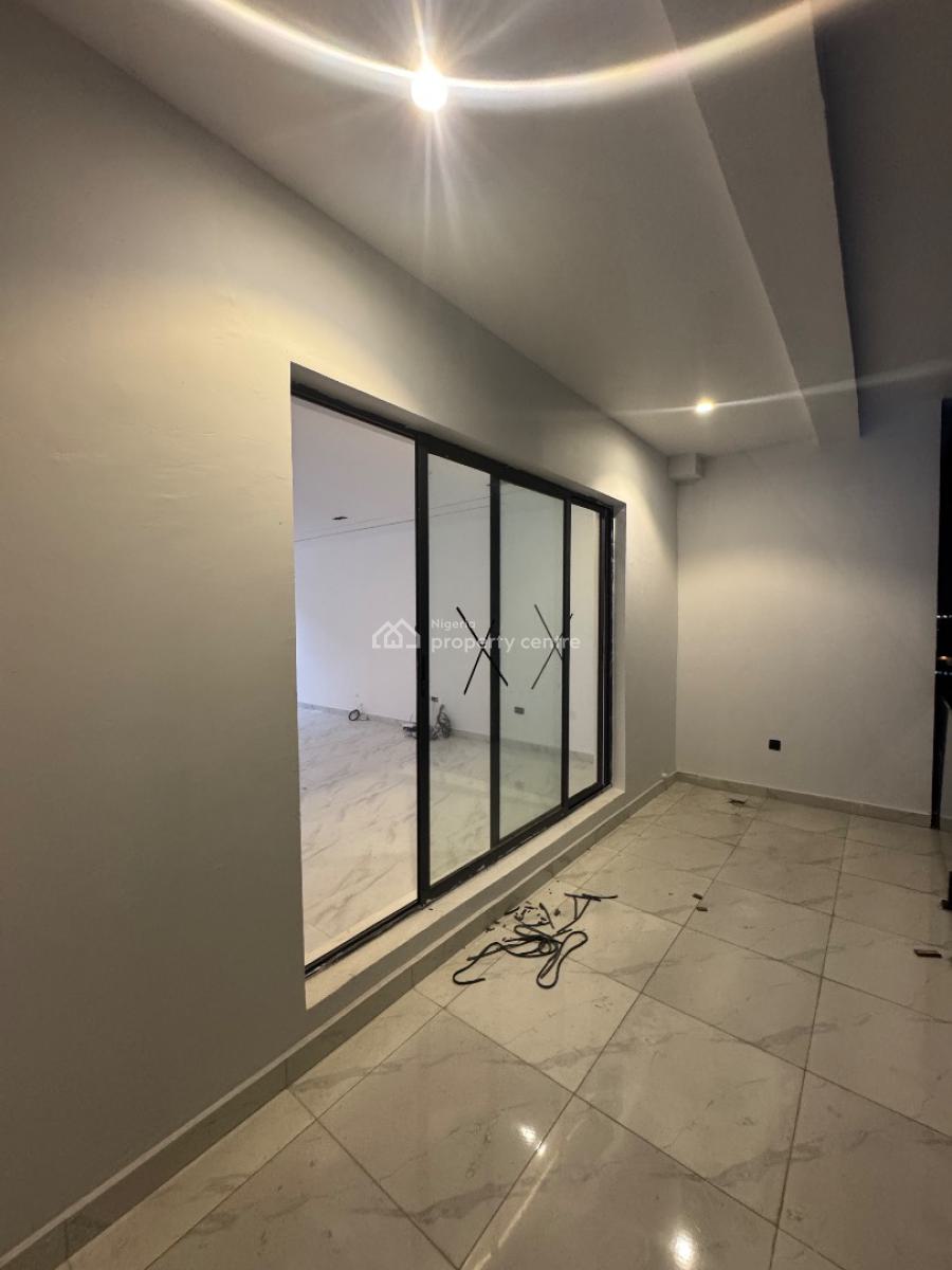 Spacious and Stunning Two (2) Bedroom Apartment with Bq, Lekki Phase 1, Lekki, Lagos, Flat / Apartment for Sale