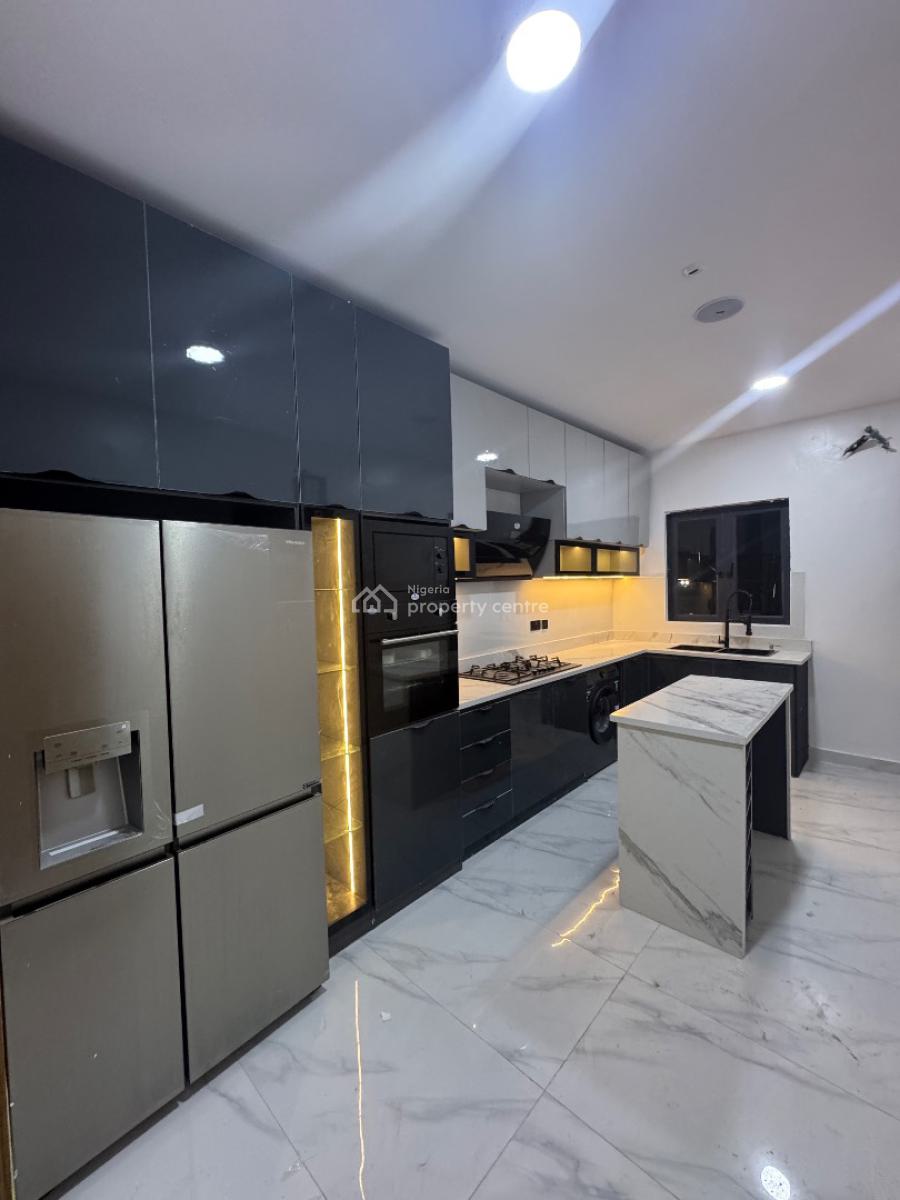 Spacious and Stunning Two (2) Bedroom Apartment with Bq, Lekki Phase 1, Lekki, Lagos, Flat / Apartment for Sale