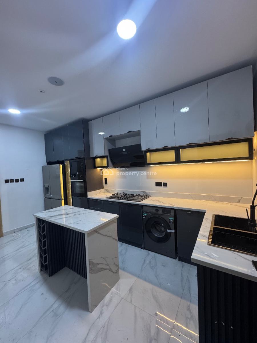 Spacious and Stunning Two (2) Bedroom Apartment with Bq, Lekki Phase 1, Lekki, Lagos, Flat / Apartment for Sale