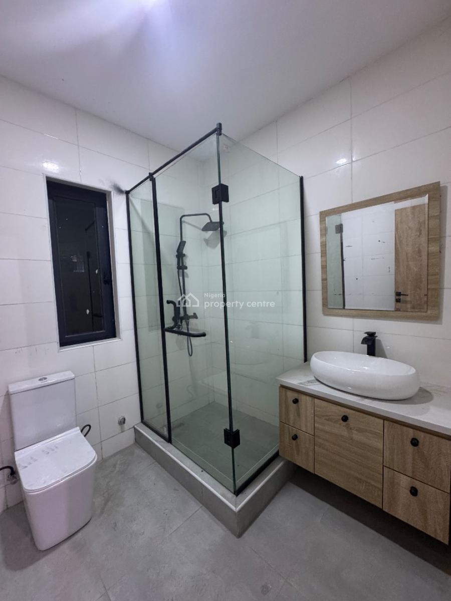 Spacious and Stunning Two (2) Bedroom Apartment with Bq, Lekki Phase 1, Lekki, Lagos, Flat / Apartment for Sale