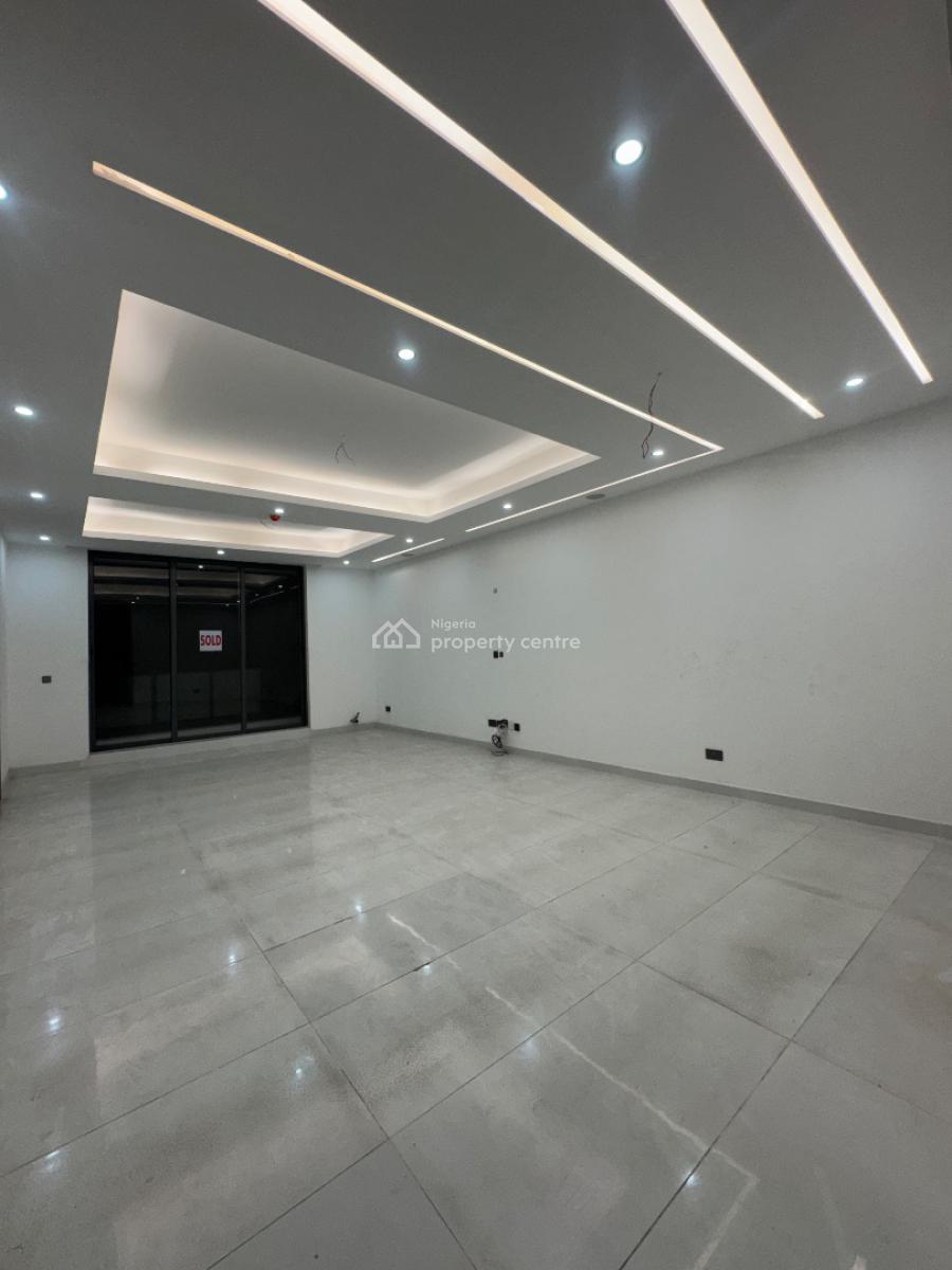 Stunning Two (2) Bedroom Apartment, Lekki Phase 1, Lekki, Lagos, Flat / Apartment for Sale