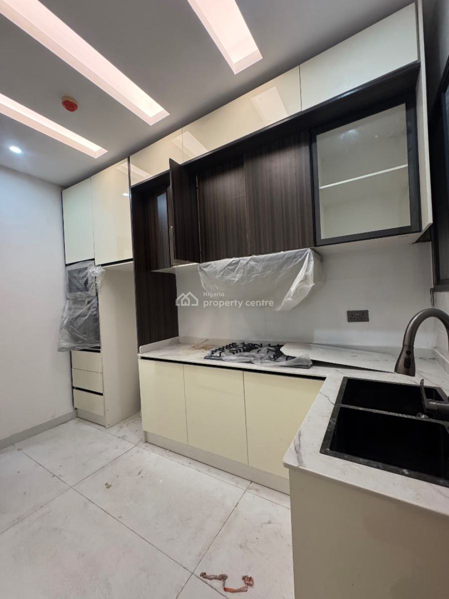 Stunning Two (2) Bedroom Apartment, Lekki Phase 1, Lekki, Lagos, Flat / Apartment for Sale