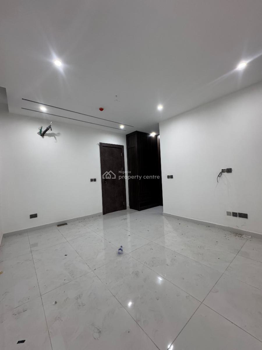 Stunning Two (2) Bedroom Apartment, Lekki Phase 1, Lekki, Lagos, Flat / Apartment for Sale