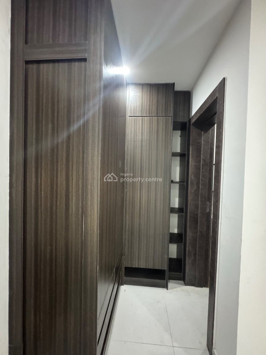 Stunning Two (2) Bedroom Apartment, Lekki Phase 1, Lekki, Lagos, Flat / Apartment for Sale