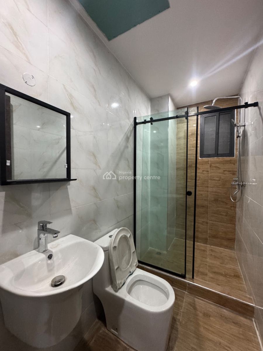 Stunning Two (2) Bedroom Apartment, Lekki Phase 1, Lekki, Lagos, Flat / Apartment for Sale