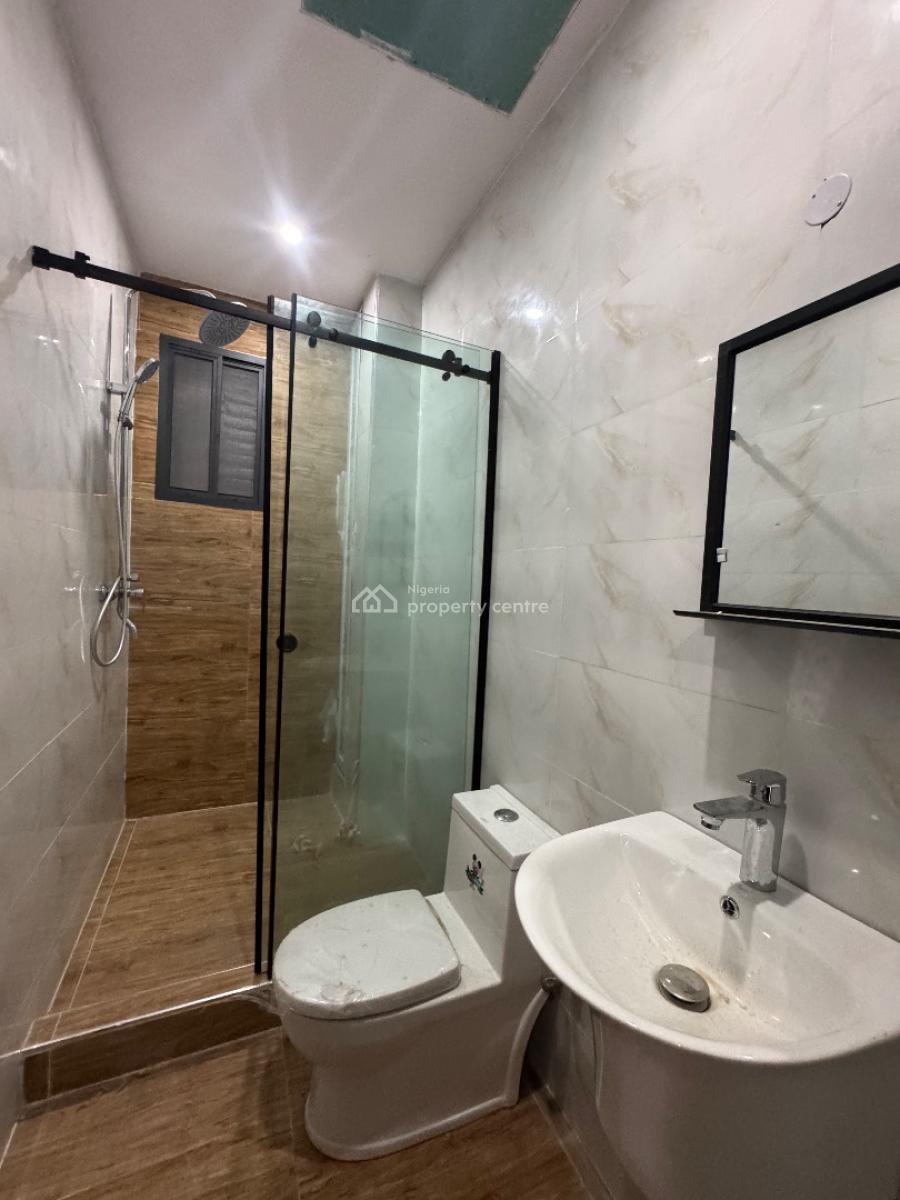 Stunning Two (2) Bedroom Apartment, Lekki Phase 1, Lekki, Lagos, Flat / Apartment for Sale