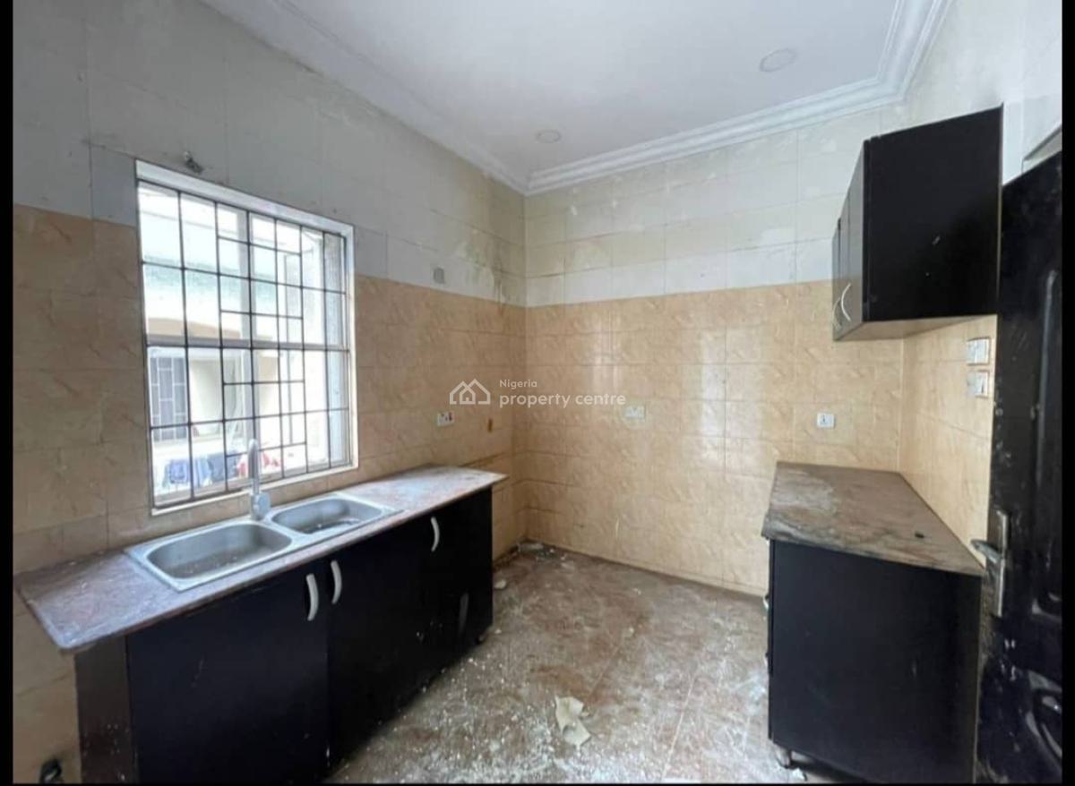 Newly Renovated Block of 2 & 3 Bedroom Flats, Lekki Phase 1, Lekki, Lagos., Lekki Phase 1, Lekki, Lagos, House for Rent