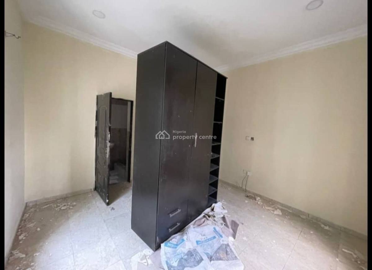 Newly Renovated Block of 2 & 3 Bedroom Flats, Lekki Phase 1, Lekki, Lagos., Lekki Phase 1, Lekki, Lagos, House for Rent