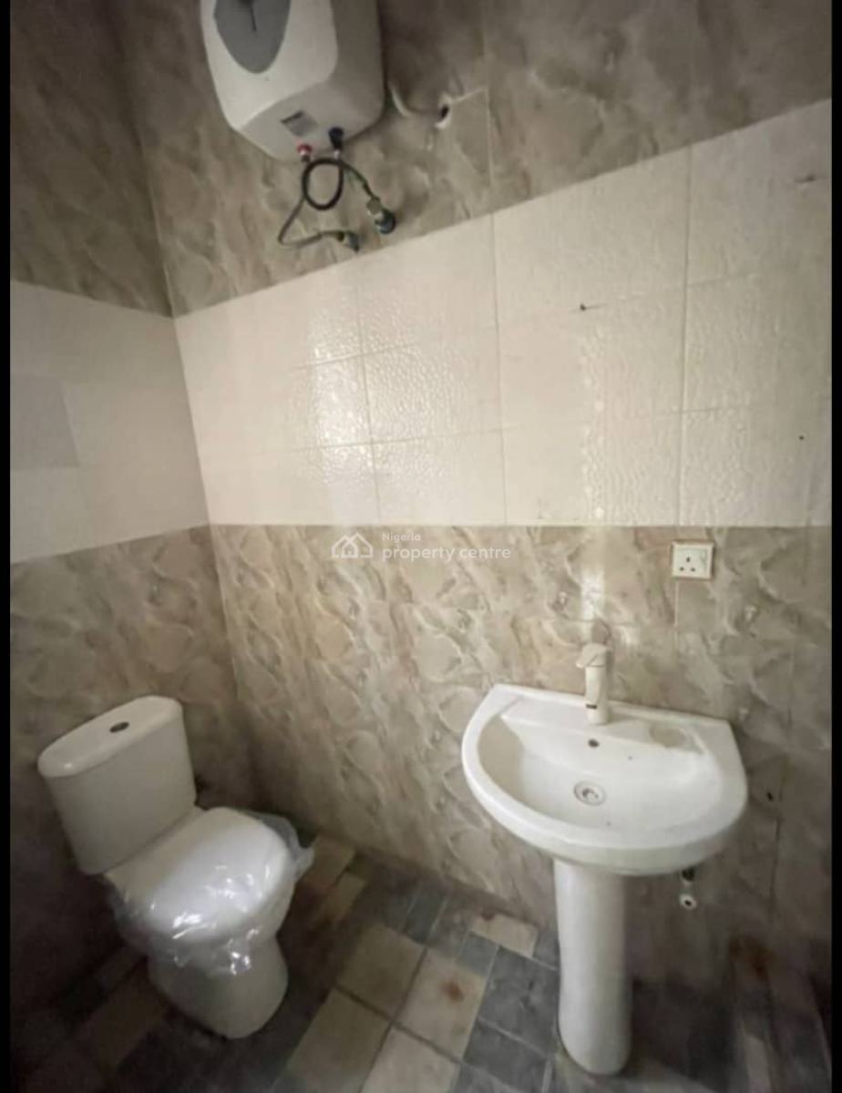 Newly Renovated Block of 2 & 3 Bedroom Flats, Lekki Phase 1, Lekki, Lagos., Lekki Phase 1, Lekki, Lagos, House for Rent