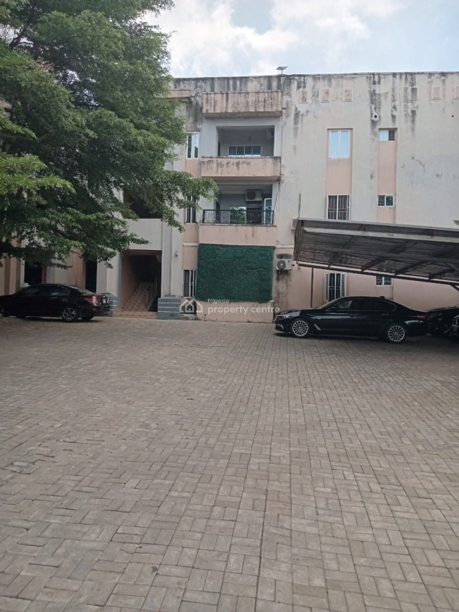 a Very Good Spacious & Serviced 3-bedroom Flat + 1bq, Guzape District ( Video of The House Is Attached), Guzape District, Abuja, Flat / Apartment for Rent