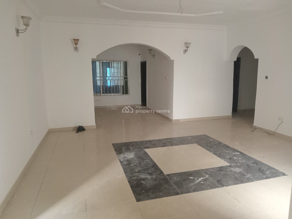 a Very Good Spacious & Serviced 3-bedroom Flat + 1bq, Guzape District ( Video of The House Is Attached), Guzape District, Abuja, Flat / Apartment for Rent