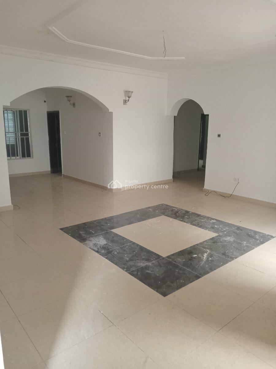a Very Good Spacious & Serviced 3-bedroom Flat + 1bq, Guzape District ( Video of The House Is Attached), Guzape District, Abuja, Flat / Apartment for Rent
