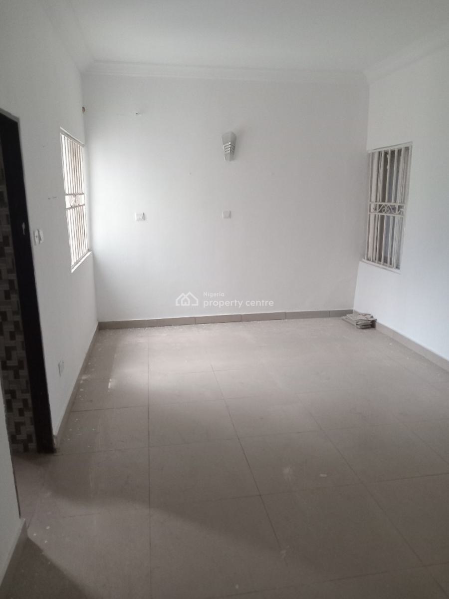 a Very Good Spacious & Serviced 3-bedroom Flat + 1bq, Guzape District ( Video of The House Is Attached), Guzape District, Abuja, Flat / Apartment for Rent