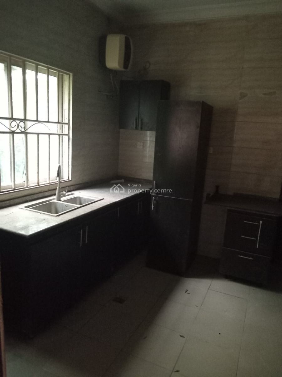 a Very Good Spacious & Serviced 3-bedroom Flat + 1bq, Guzape District ( Video of The House Is Attached), Guzape District, Abuja, Flat / Apartment for Rent